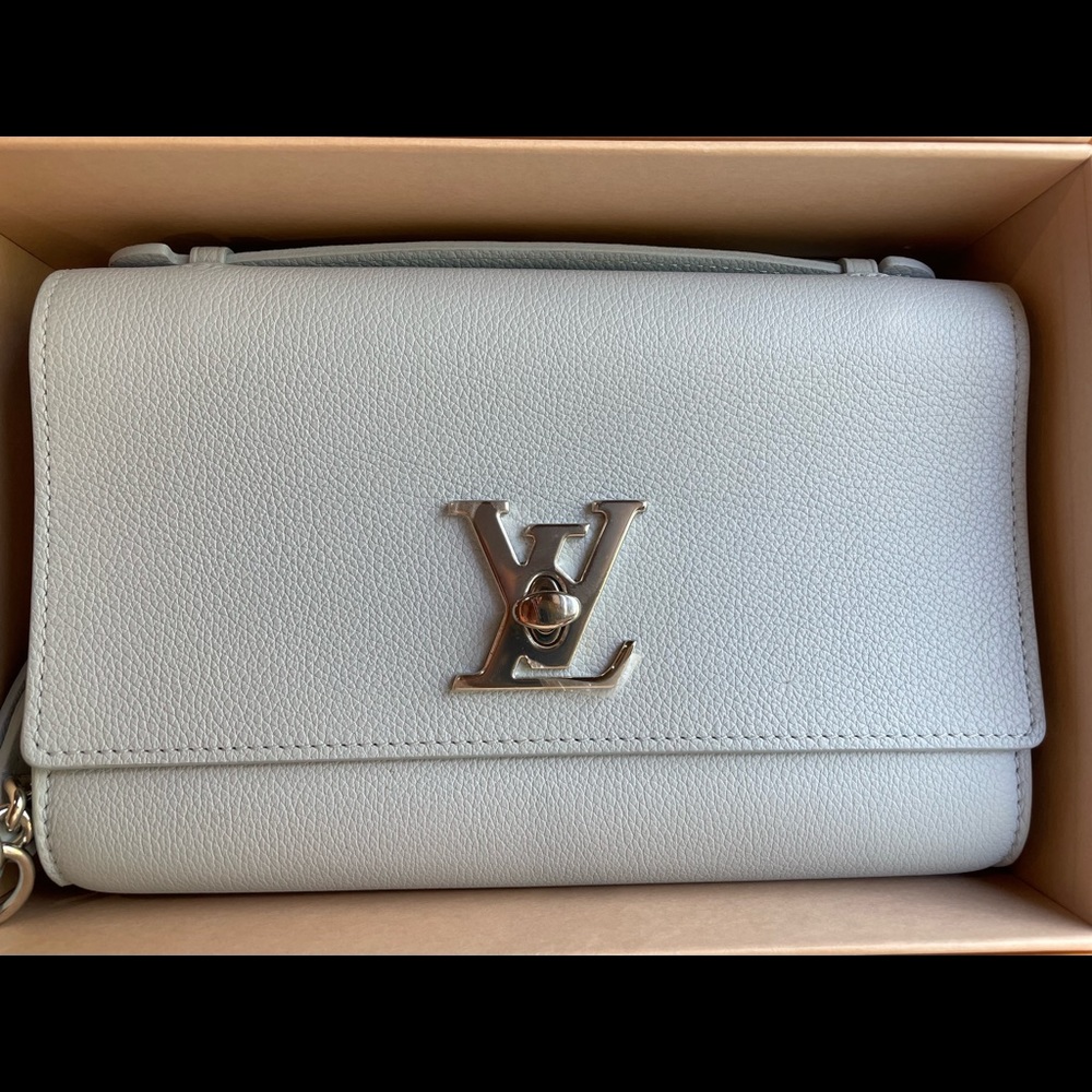LOUIS VUITTON LOCKME CLUTCH Olympe Blue